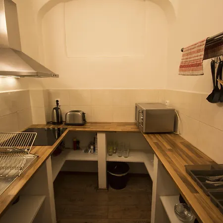 Hostal Charles Bridge & *