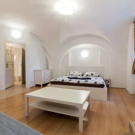 Hostal Charles Bridge &