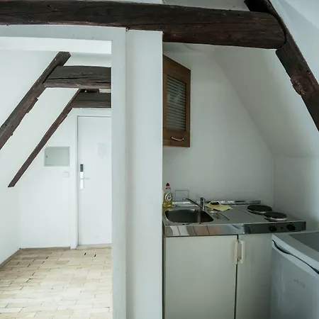 Hostal Charles Bridge &