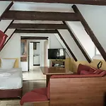 Albergue Charles Bridge &