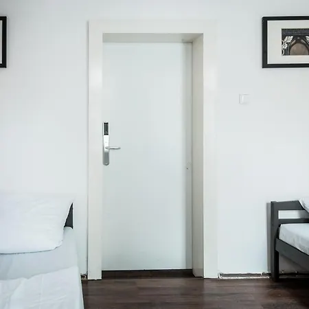 Hostel Charles Bridge &