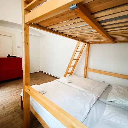 Hostel Charles Bridge &