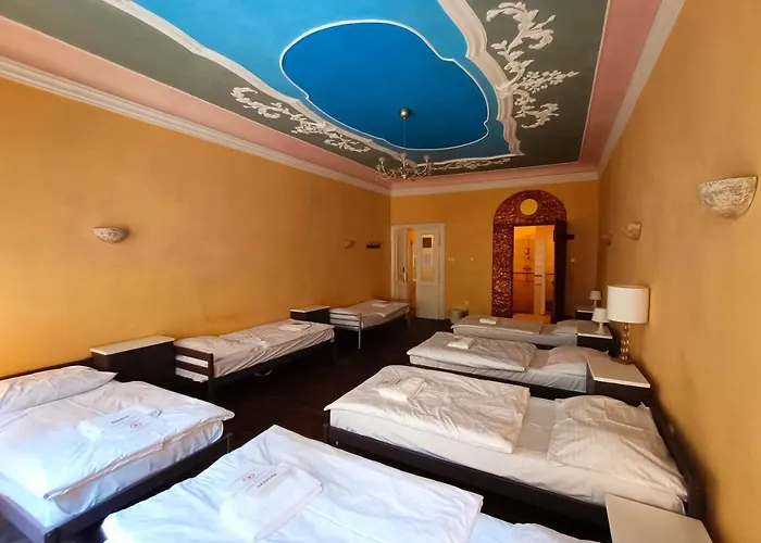 Hostal Charles Bridge &