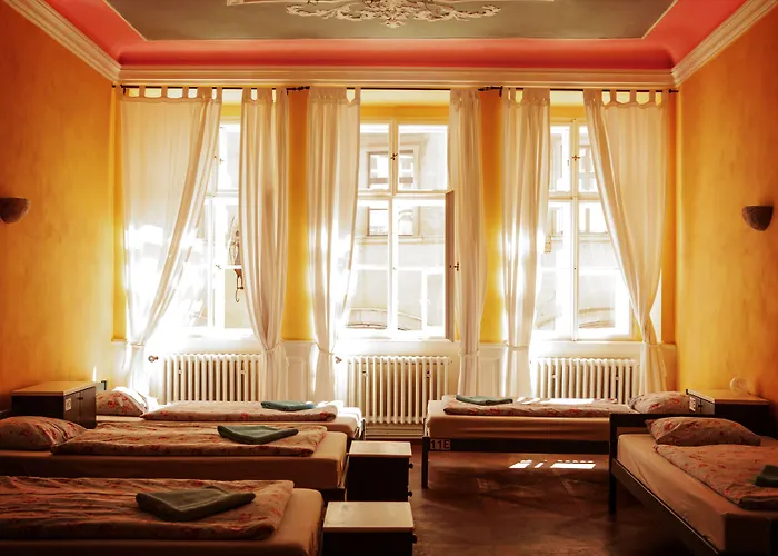 Hostel Charles Bridge & Praga