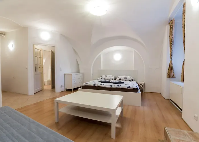 Hostel Charles Bridge &