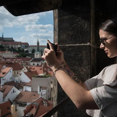 Charles Bridge & Auberge de jeunesse *