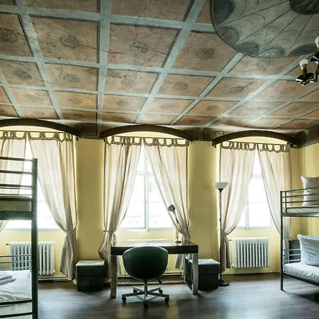 Charles Bridge & Auberge de jeunesse Prague