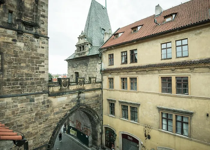 Charles Bridge & פראג
